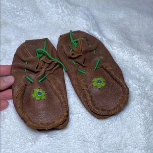 EUC Handmade in Ecuador Leather Barefoot Moccasins Toddler Shoes